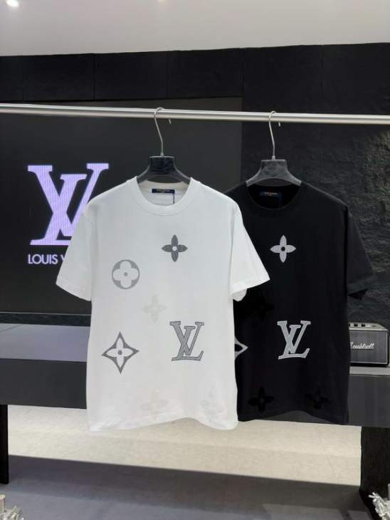 Picture of Louis Vuitton T Shirts Short _SKULVS-XLkctr2357393